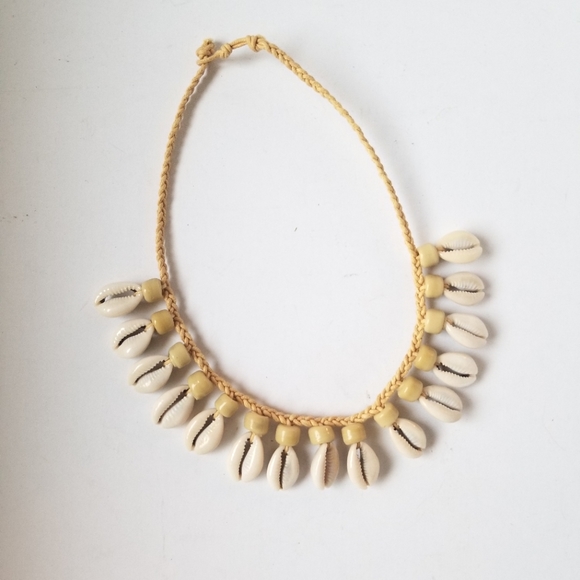 Cowrie shell necklace - Picture 2 of 7